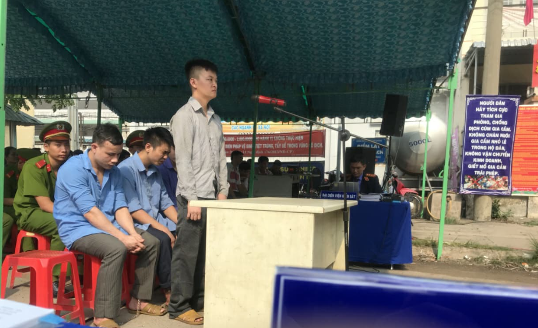 Tử h&igrave;nh kẻ đ&acirc;m chết người đang ngủ trước hi&ecirc;n nh&agrave; - Ảnh 1.