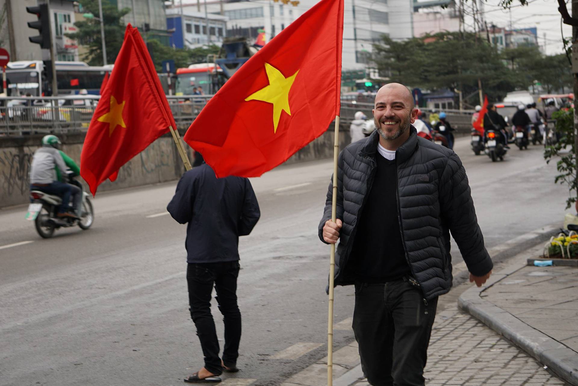 Phó Thủ tướng reo mừng giây phút Quang Hải ghi tuyệt phẩm - Ảnh 17.