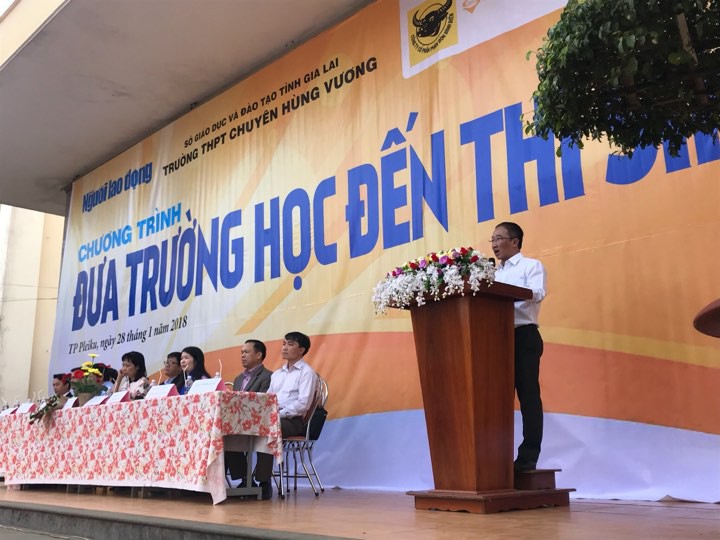 Đưa trường học đến th&iacute; sinh 2018 tại Gia Lai: Ng&agrave;nh CNTT dễ bị đ&agrave;o thải? - Ảnh 7.