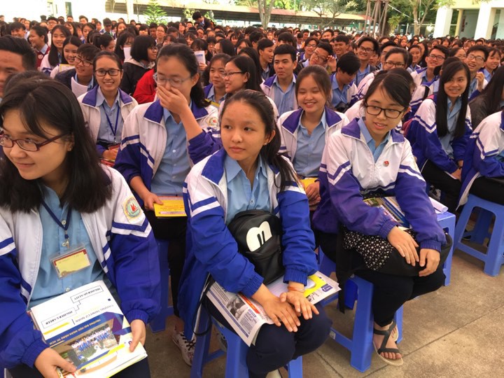 Đưa trường học đến th&iacute; sinh 2018 tại Gia Lai: Ng&agrave;nh CNTT dễ bị đ&agrave;o thải? - Ảnh 19.