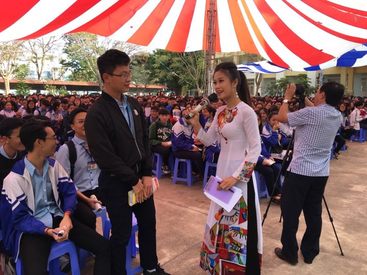 Đưa trường học đến th&iacute; sinh 2018 tại Gia Lai: Ng&agrave;nh CNTT dễ bị đ&agrave;o thải? - Ảnh 20.