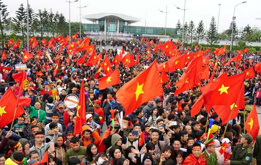 U23 Việt Nam trở về trong sự chào đón cuồng nhiệt của hàng vạn người hâm mộ - Ảnh 1.