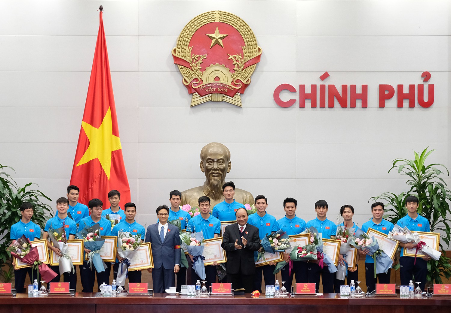 Thủ tướng: Chưa bao giờ c&oacute; niềm vui lớn như đ&oacute;n đội tuyển U23! - Ảnh 2.