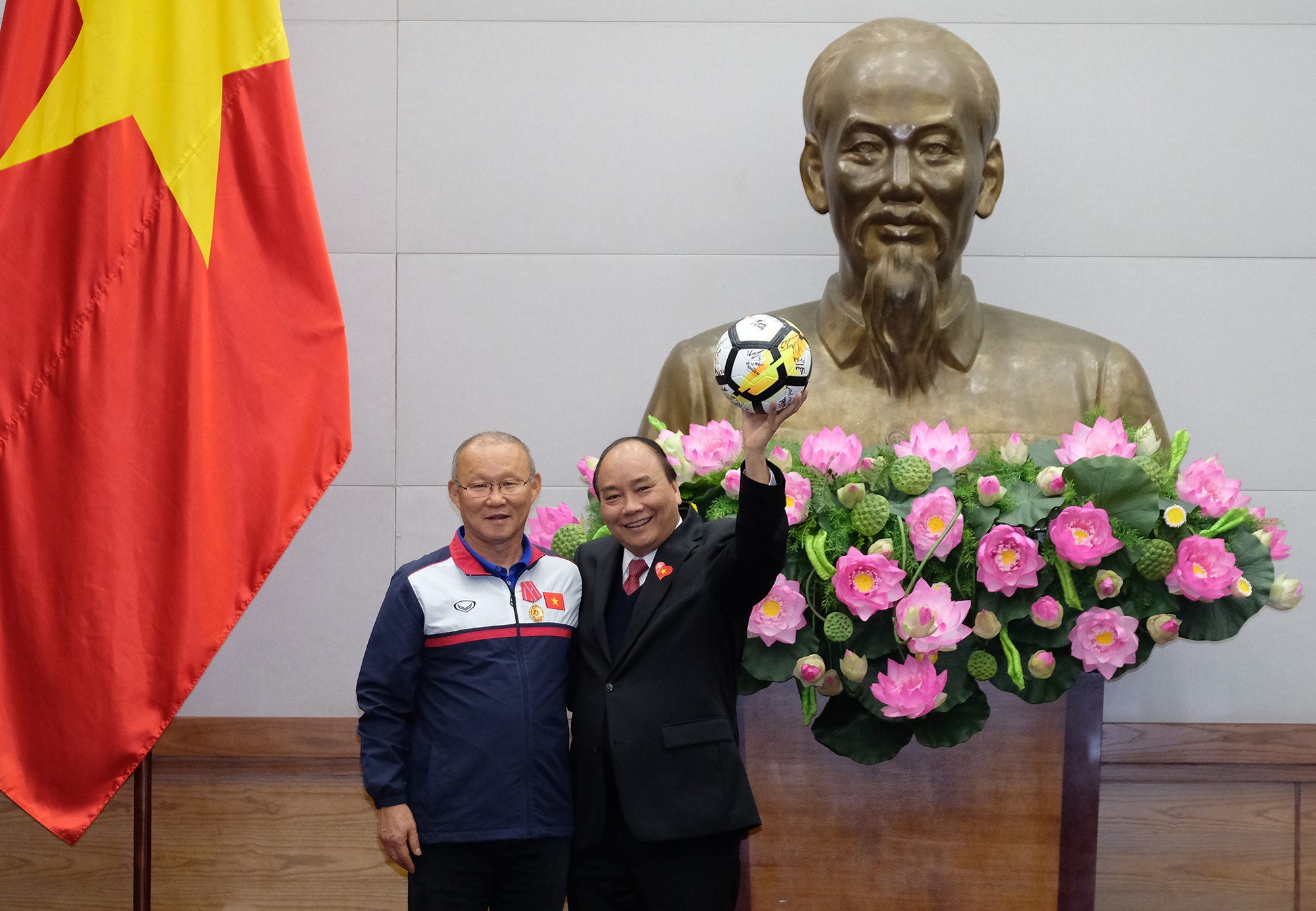 Thủ tướng: Chưa bao giờ c&oacute; niềm vui lớn như đ&oacute;n đội tuyển U23! - Ảnh 9.