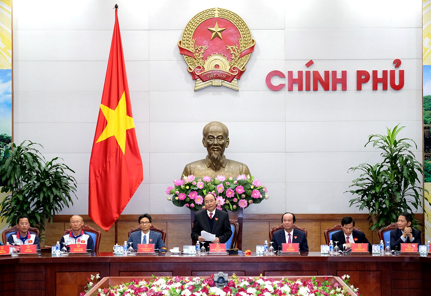 Thủ tướng: Chưa bao giờ c&oacute; niềm vui lớn như đ&oacute;n đội tuyển U23! - Ảnh 4.