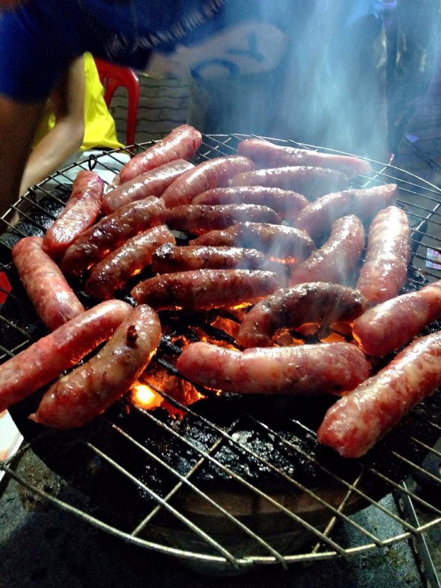Tung l&ograve; m&ograve;: Đặc sản độc đ&aacute;o từ&hellip; ruột b&ograve; của người Chăm - Ảnh 3.
