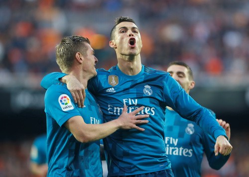 BBC tái xuất, Real Madrid đại thắng Valencia