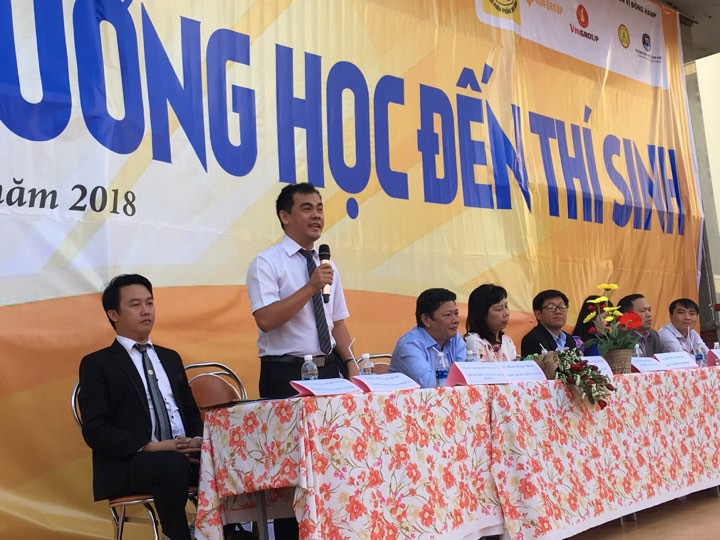 Đưa trường học đến th&iacute; sinh 2018 tại Gia Lai: Ng&agrave;nh CNTT dễ bị đ&agrave;o thải? - Ảnh 17.