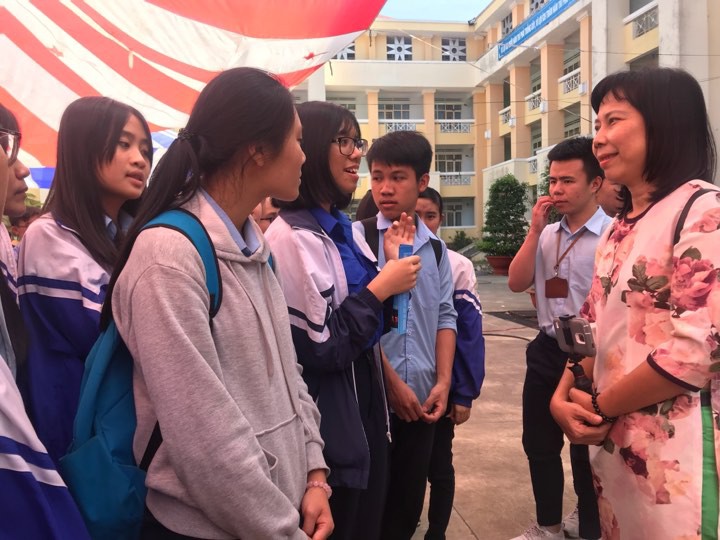 Đưa trường học đến th&iacute; sinh 2018 tại Gia Lai: Ng&agrave;nh CNTT dễ bị đ&agrave;o thải? - Ảnh 24.