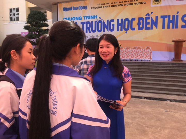 Đưa trường học đến th&iacute; sinh 2018 tại Gia Lai: Ng&agrave;nh CNTT dễ bị đ&agrave;o thải? - Ảnh 25.