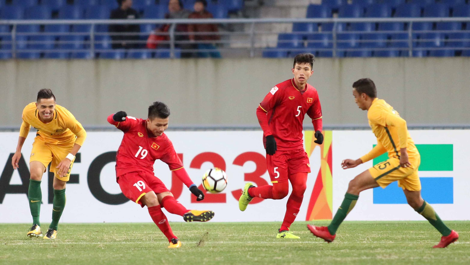 U23 Việt Nam c&oacute; 2 cầu thủ v&agrave;o đội h&igrave;nh ti&ecirc;u biểu U23 ch&acirc;u &Aacute; - Ảnh 8.
