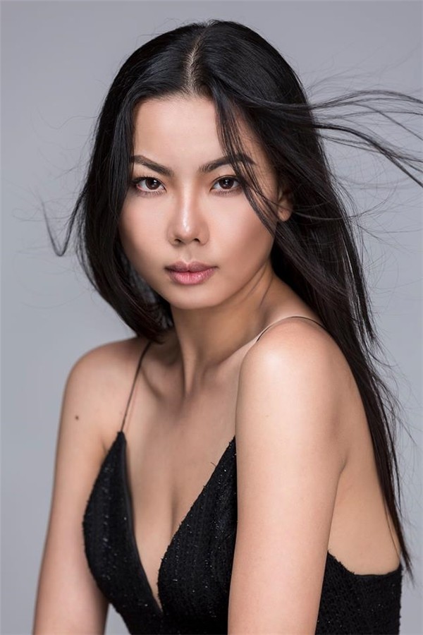 Người mẫu mặc bikini tr&ecirc;n chuy&ecirc;n cơ chở U23 Việt Nam thanh minh - Ảnh 2.