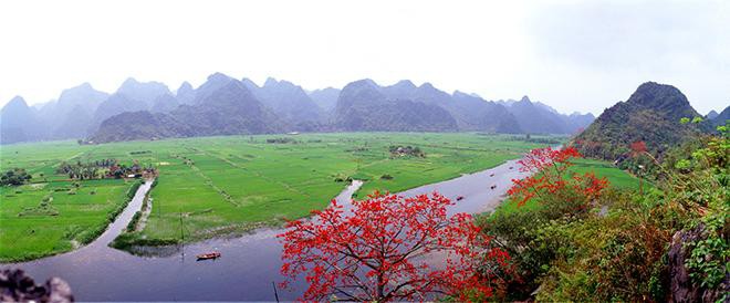 Xi&ecirc;u l&ograve;ng với những cảnh đẹp n&ecirc;n thơ ở ch&ugrave;a Hương  - Ảnh 1.