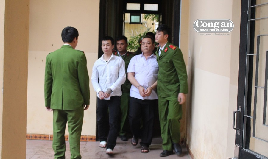Vết trượt dài của gã đàn ông U50