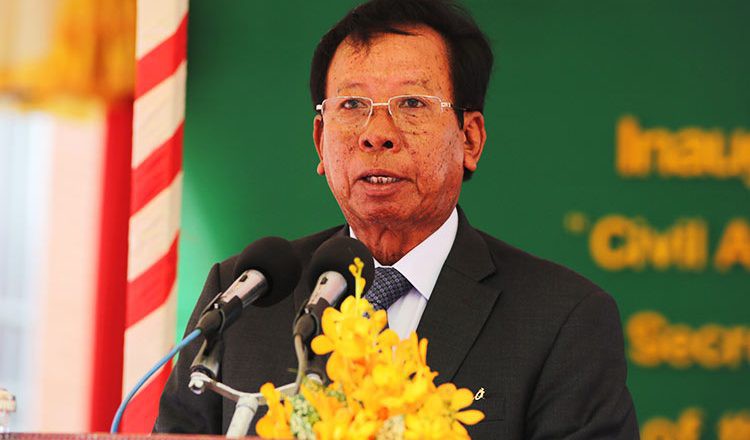 Trung Quốc tặng xe quân sự cho Campuchia trước tập trận chung - Ảnh 1.