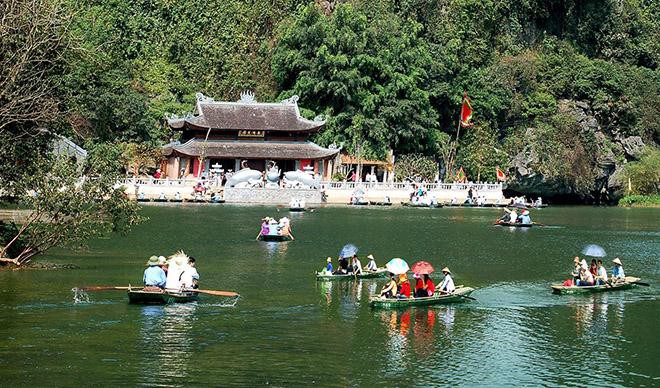 Xi&ecirc;u l&ograve;ng với những cảnh đẹp n&ecirc;n thơ ở ch&ugrave;a Hương  - Ảnh 4.