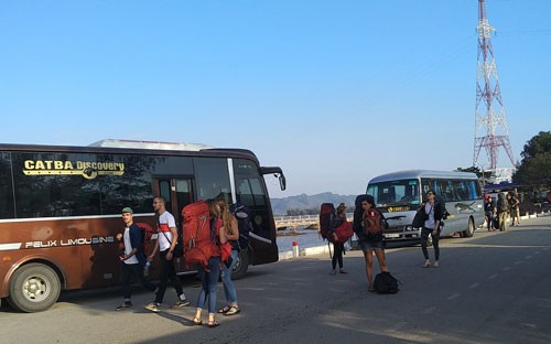 Hải Phòng lại cho ô tô trên 12 chỗ qua phà Gót sang đảo Cát Bà