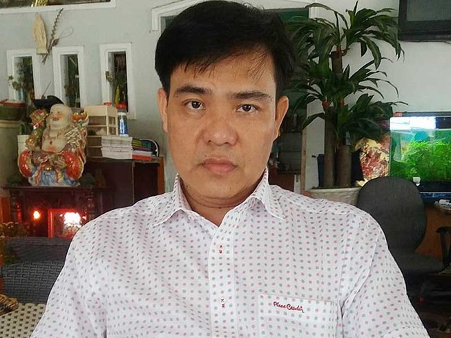 Bị khởi tố, chi cục phó Quản lý thị trường vẫn xin đi làm