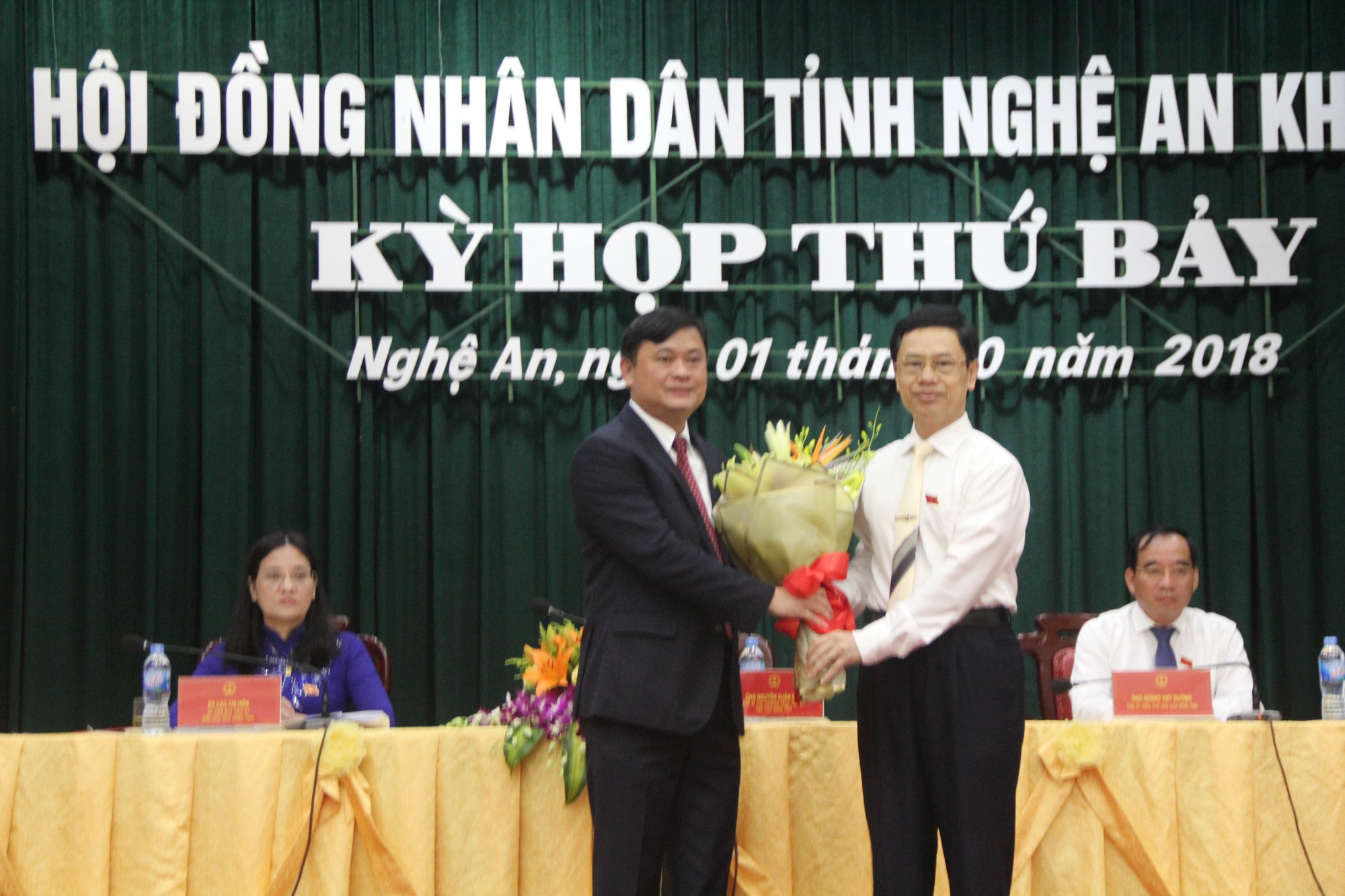 Nghệ An họp HĐND bất thường, bầu tân chủ tịch tỉnh 42 tuổi