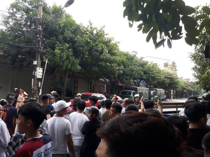 Vụ phong tỏa, triển khai bắn tỉa ở Vinh: Lộ diện đối tượng "ôm" lựu đạn cố thủ