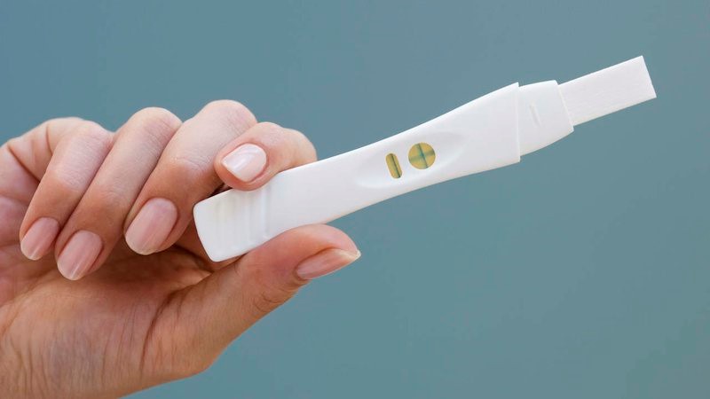 Bỗng nhi&ecirc;n bị đau ngực, bạn c&oacute; thể bị bệnh g&igrave;? - Ảnh 2.