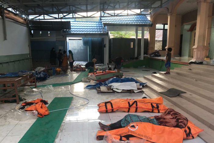 S&oacute;ng thần Indonesia: Cả l&agrave;ng bị x&oacute;a sổ, đất h&oacute;a lỏng - Ảnh 6.