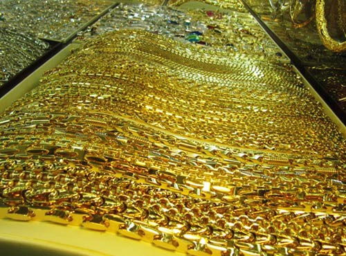 Giá USD tăng “nhấn chìm” giá vàng