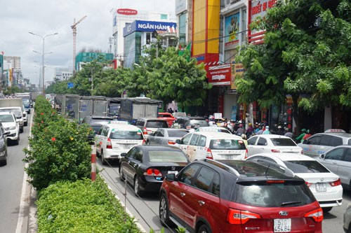 Mở thêm đường quanh sân bay Tân Sơn Nhất