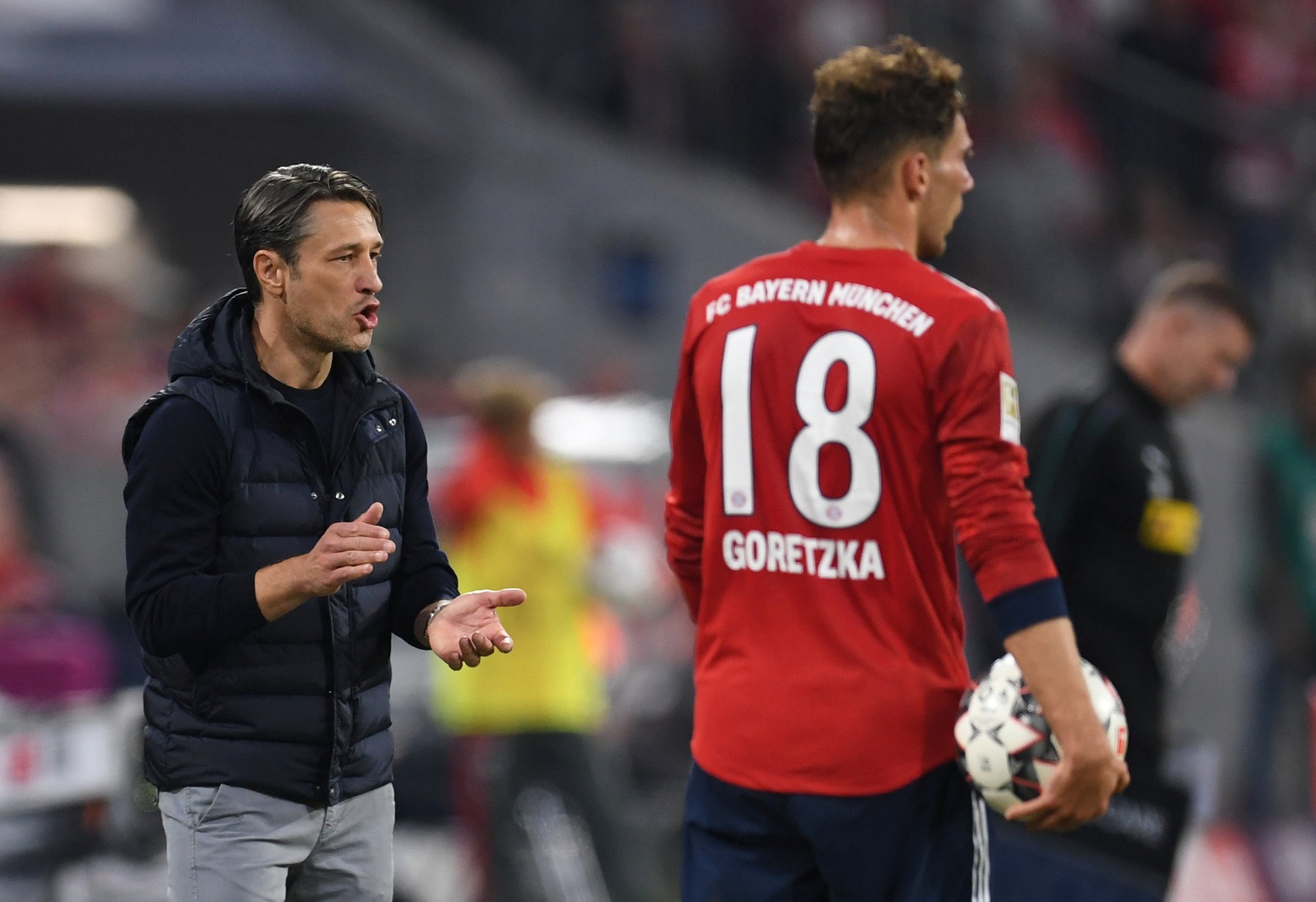 Bayern Munich chạy đua gi&agrave;nh HLV Zidane với Man United - Ảnh 4.