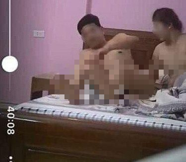 Xác minh clip chủ tịch xã và cấp dưới không mặc quần áo