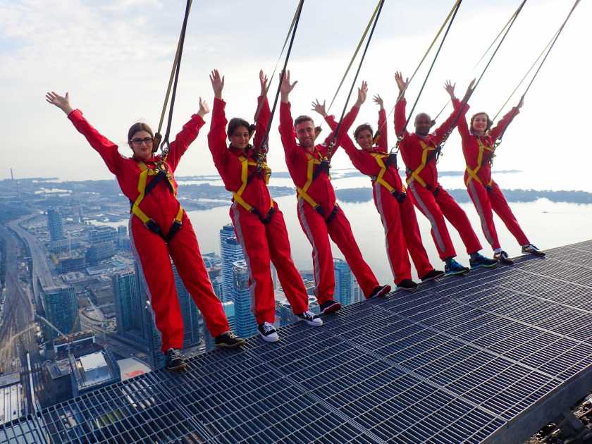 &ldquo;Th&oacute;t tim&rdquo; lễ ch&agrave;o đ&oacute;n c&ocirc;ng d&acirc;n mới của Canada - Ảnh 3.