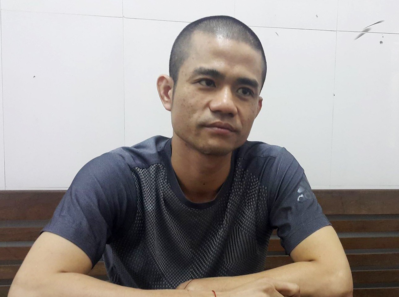 Đại ca giang hồ ôm 3 quả lựu đạn cố thủ bị khởi tố 3 tội danh