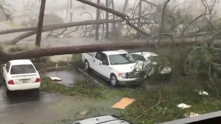 Mỹ: Cận cảnh “bão khủng khiếp nhất 100 năm” càn quét bang Florida