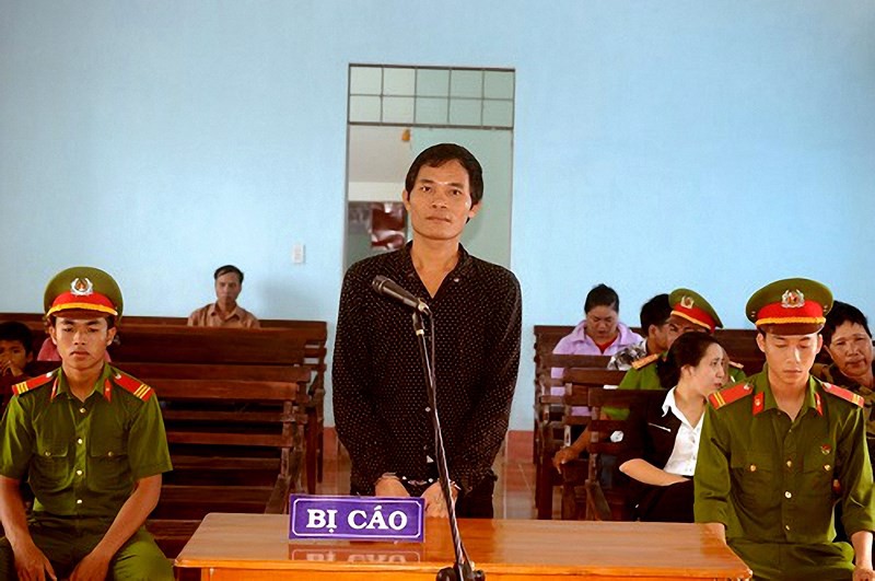 Trốn truy nã vì... ông trời mau sáng!