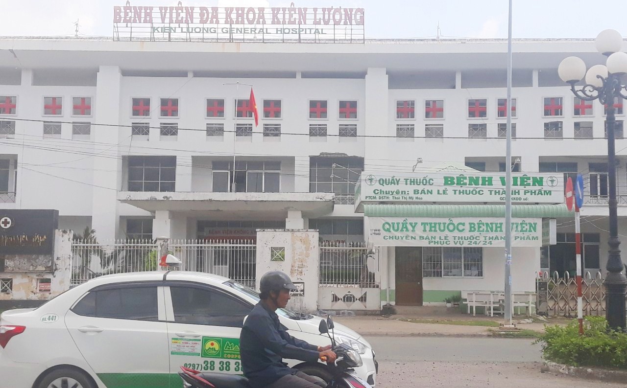 Người nh&agrave; bức x&uacute;c v&igrave; thai nhi tử vong tại bệnh viện - Ảnh 2.