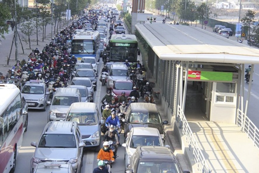 BRT ngàn tỉ kém hiệu quả: Cảnh báo rồi nhưng họ cứ làm! - Ảnh 1.