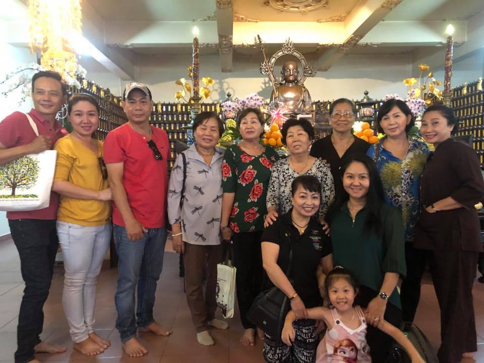 Giỗ đầu danh ca Út Bạch Lan, nghệ sĩ tề tựu tưởng nhớ sầu nữ - Ảnh 2.