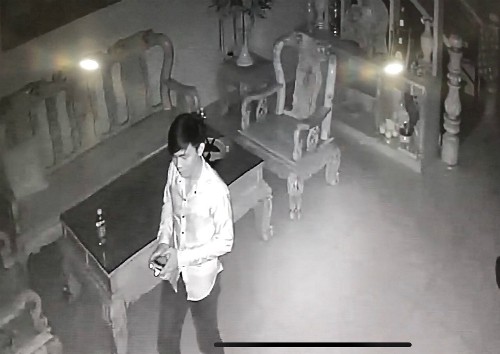 Khi căn nhà "dụ" trộm vào ăn ngủ trong phòng gia chủ