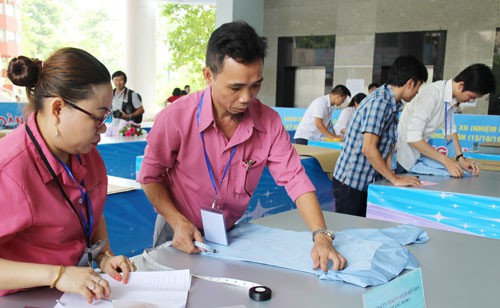 Công nhân dệt may TP HCM thi tay nghề