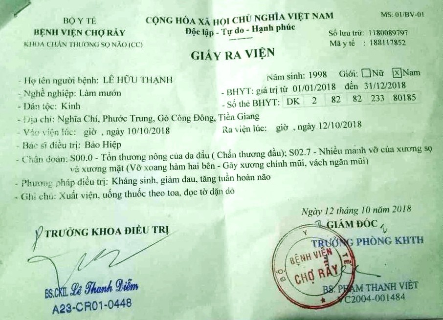 “Va” vào gậy CSGT, một người gãy xương hàm!