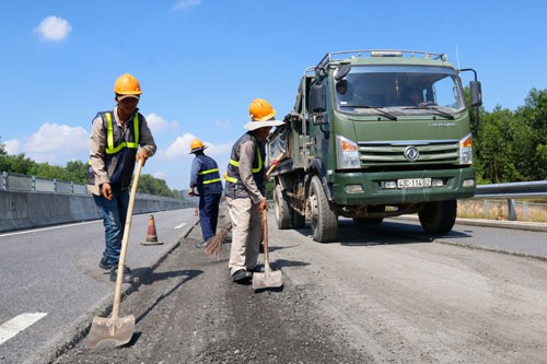 Đường cao tốc Đà Nẵng - Quảng Ngãi: Bán thầu cho công ty kém năng lực