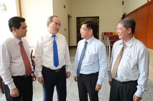 Văn phòng Thành ủy TP HCM sẽ thôi làm kinh tế