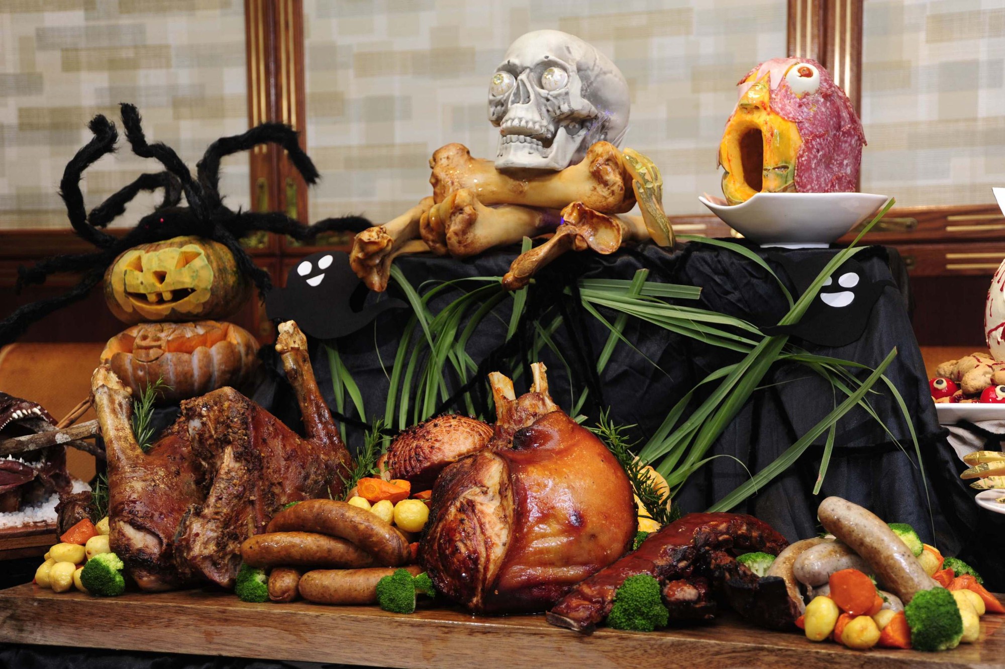Độc đáo tiệc Halloween tại khách sạn Windsor Plaza