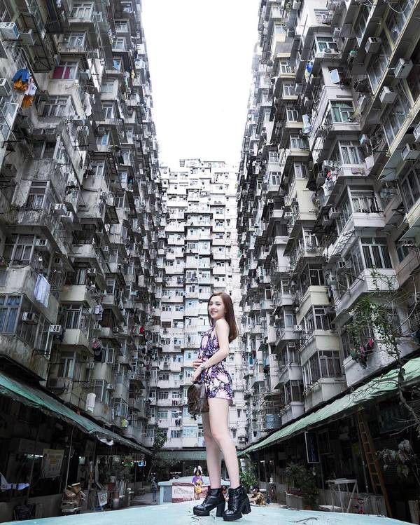 Nữ tiếp vi&ecirc;n h&agrave;ng kh&ocirc;ng gốc Hoa bị chụp trộm g&acirc;y sốt mạng x&atilde; hội - Ảnh 7.