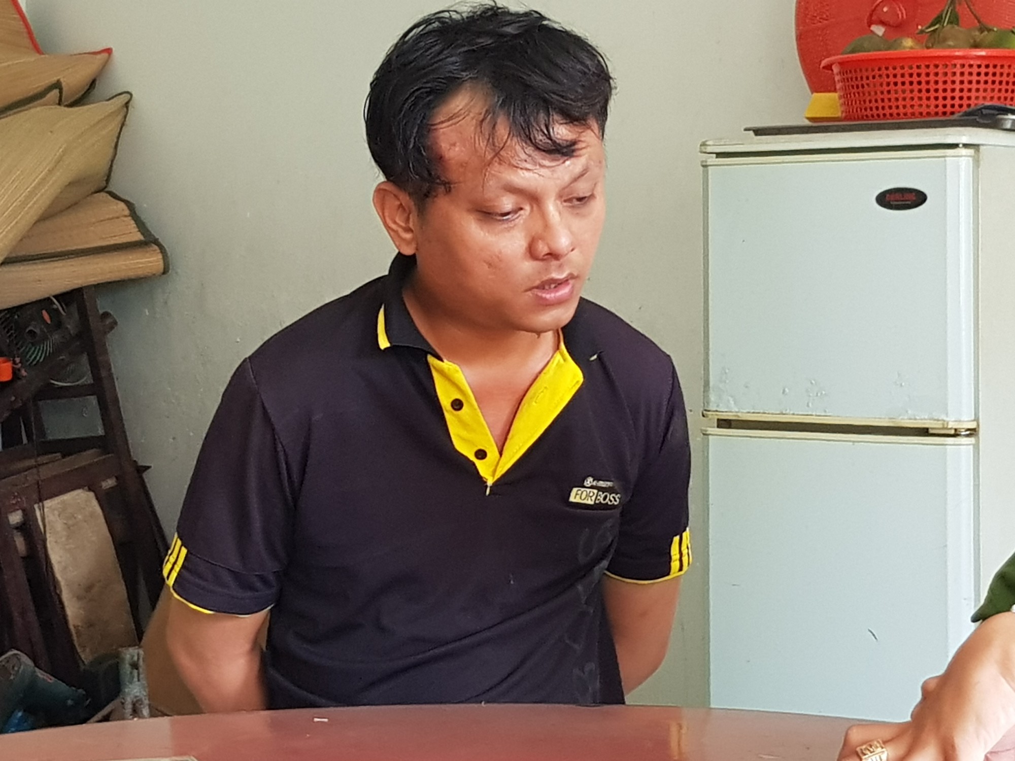Người dân bắt nóng kẻ cướp tiền táo bạo trên đường