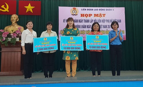T&ocirc;n vinh, chăm lo cho nữ c&aacute;n bộ CĐ v&agrave; CNVC-LĐ kh&oacute; khăn - Ảnh 1.