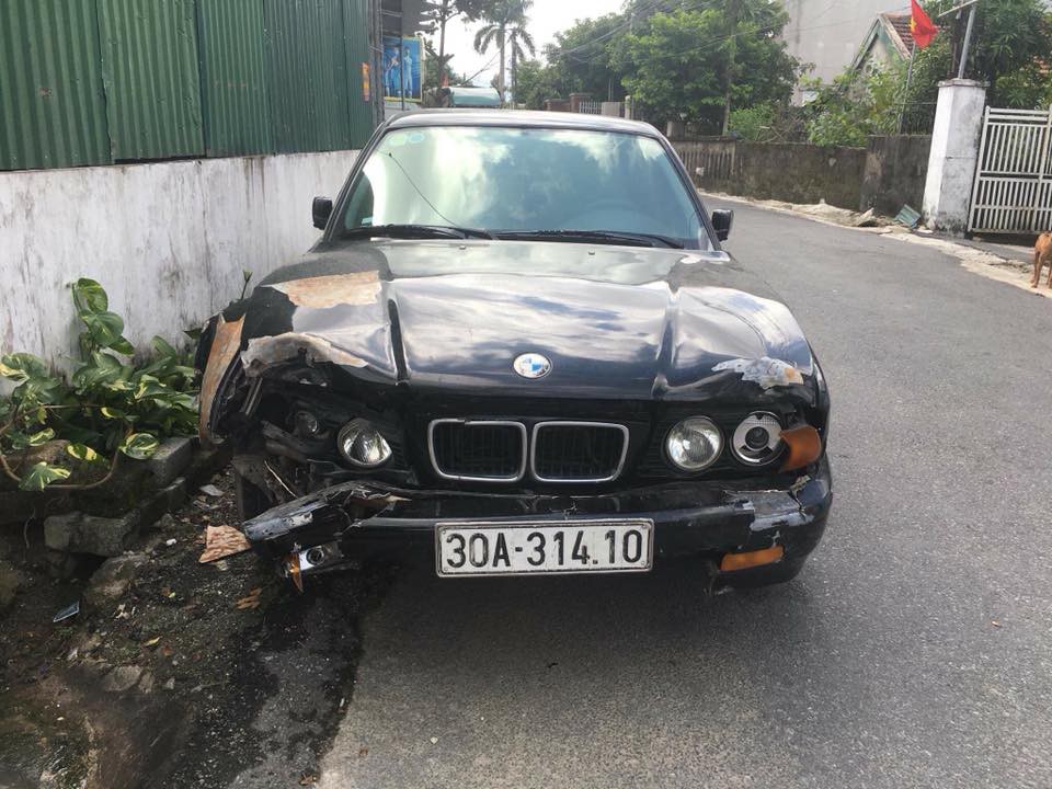 Đến nhà chơi, trộm luôn xế hộp BMW của bạn