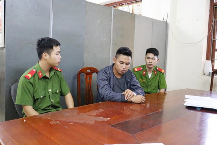 198 bánh heroin trốn vô cùng tinh vi trong chiếc máy xúc - Ảnh 1.