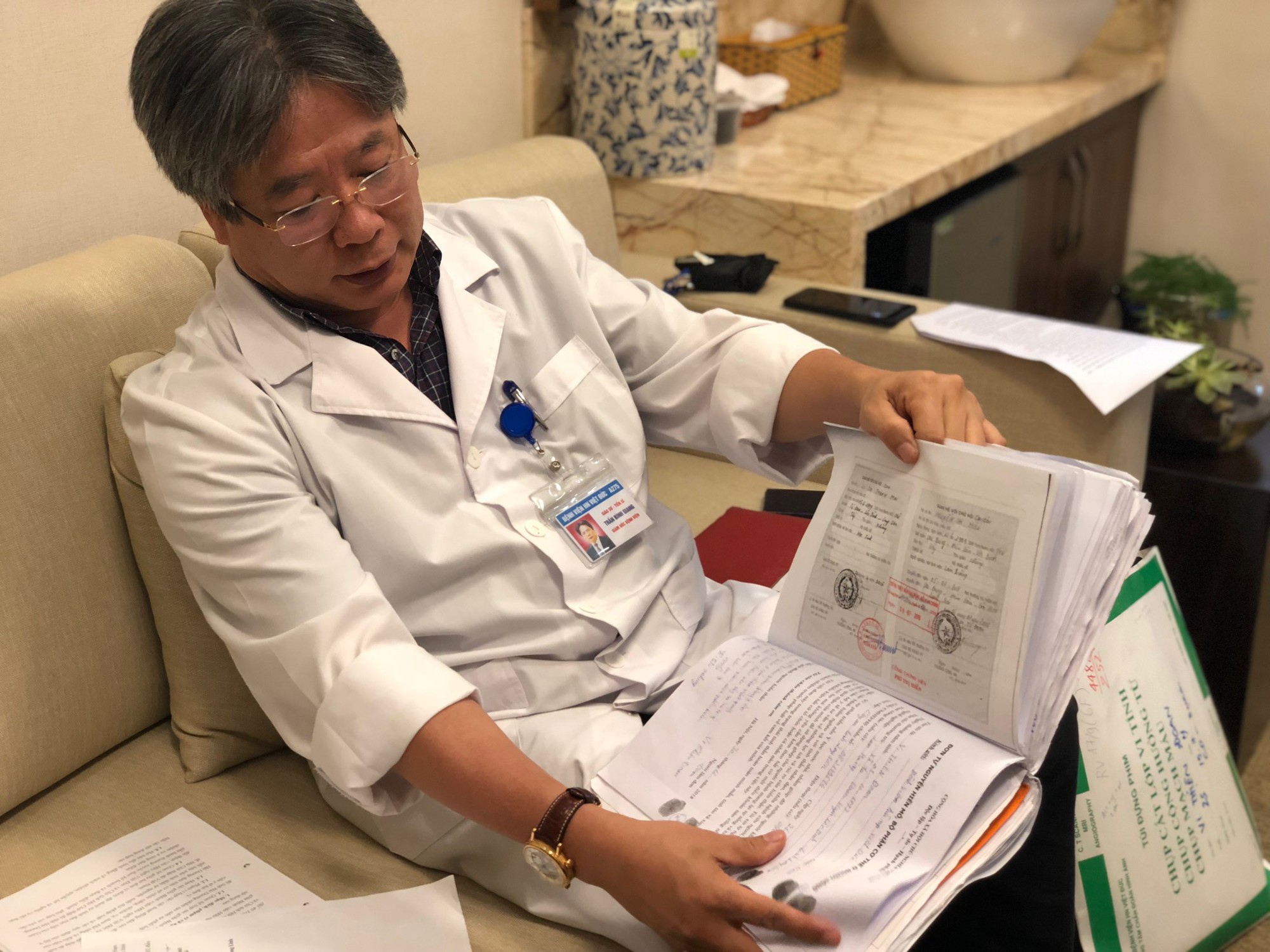 L&atilde;nh đạo BV Việt Đức l&ecirc;n tiếng về đường d&acirc;y mua - b&aacute;n thận - Ảnh 1.