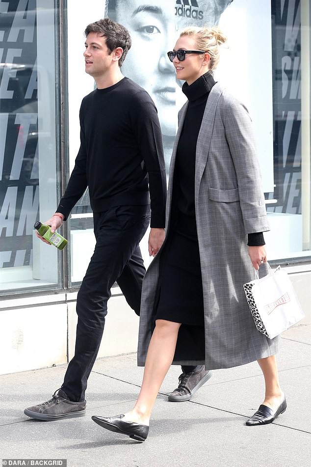 Thi&ecirc;n thần nội y Karlie Kloss lộng lẫy ng&agrave;y l&ecirc;n xe hoa - Ảnh 3.